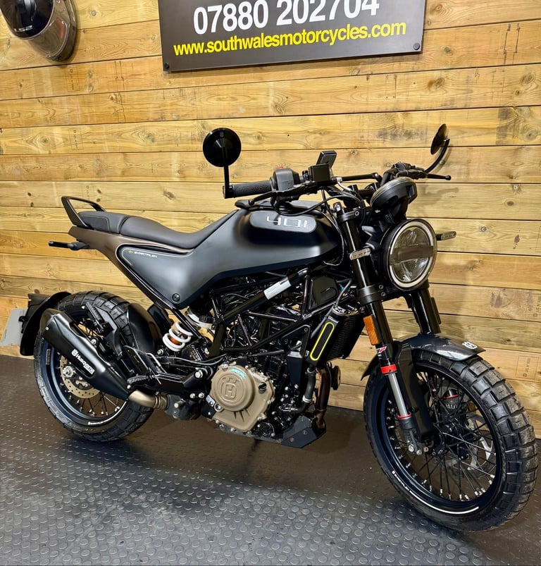 Husqvarna SVARTPILEN 401 / 2022 (72) model / JUST 447 MILES