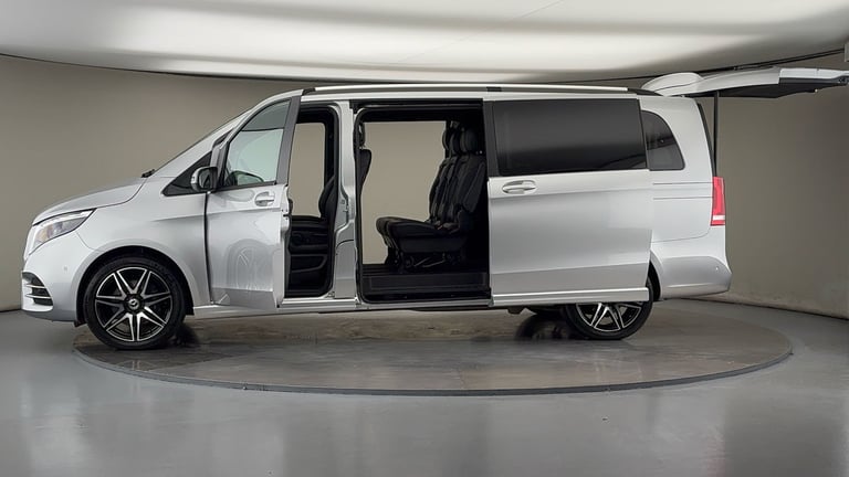 2023 Mercedes-Benz V-Class 2.0 V300d AMG Line MPV 5dr Diesel G-Tronic+ Euro 6 (s/s) XLWB (237 ps)...