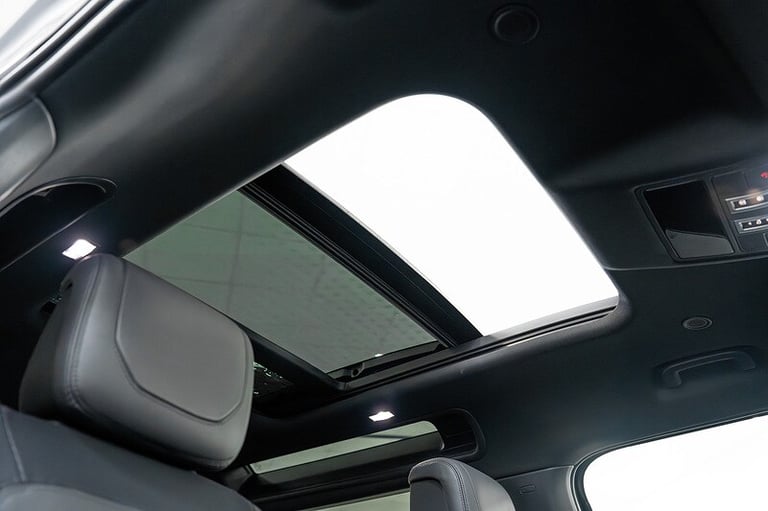 2024 Land Rover Defender 3.0 D250 X-Dynamic HSE 90 3dr Auto ESTATE DIESEL Automatic