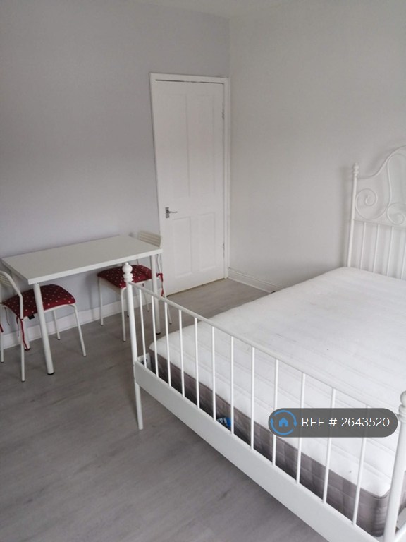 Studio flat in Bristow Road, Hounslow, TW3 (#2643520)