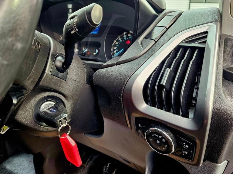 2015 Ford Transit Custom 2.2 TDCi 125ps Low Roof Trend Van PANEL VAN DIESEL Manual