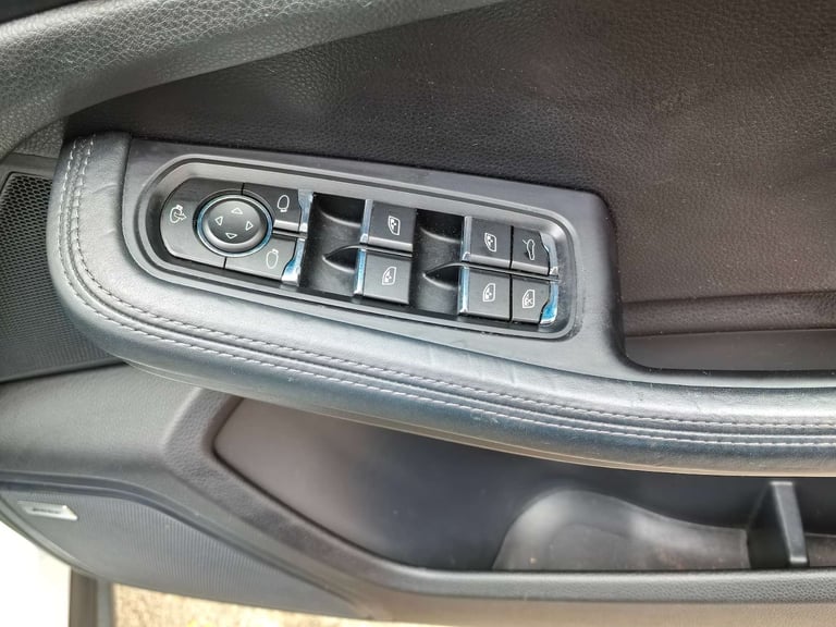 2015 Porsche Macan 3.0 Macan S D Semi-Auto 4WD 5dr SUV Diesel Automatic