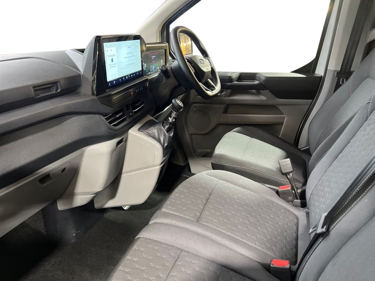 2025 Ford Transit Custom 320 SWB 2.0 Tdci Limited 136PS D/Cab Crew Bus Diesel Manual