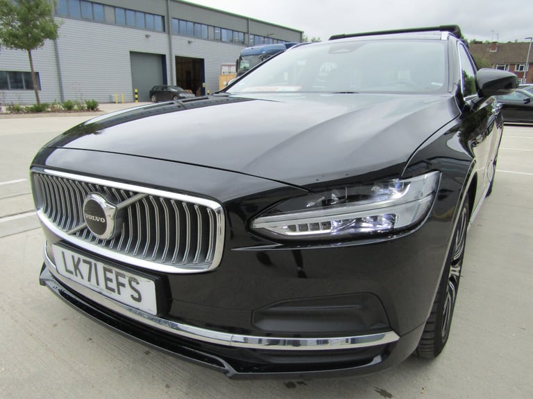 image for 2022 Volvo V90 2.0 B4 MHEV INSCRIPTION AUTO EURO 6 (s/s) ESTATE 5DR PETROL LHD UK REG Estate Petr...