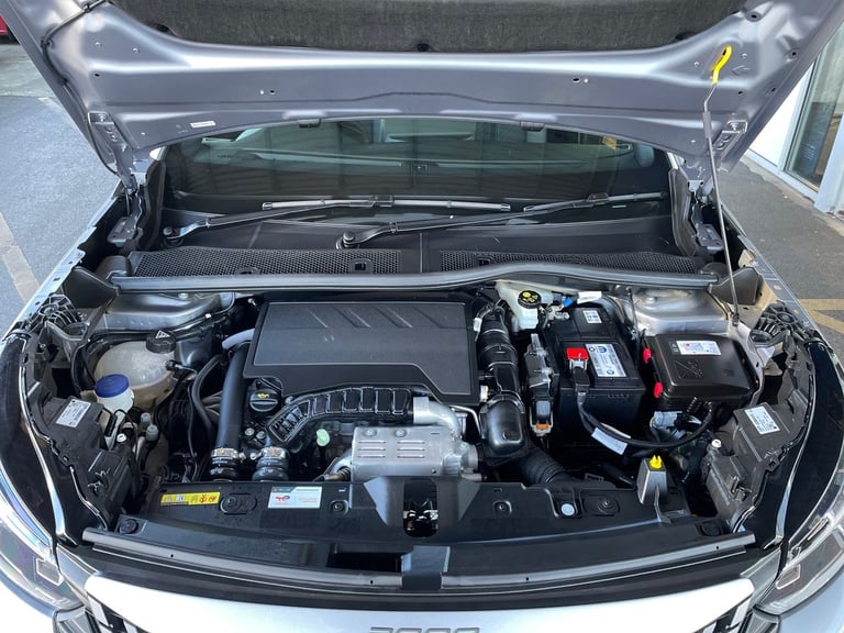 2025 Peugeot 2008 1.2 PureTech 130 Allure 5dr Estate Petrol Manual