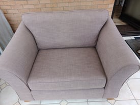 Sofa/love seat