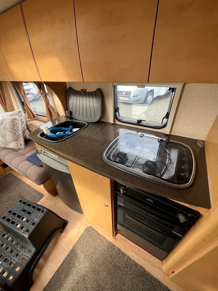 Bailey Ranger gt60 4 berth fixed bed 
