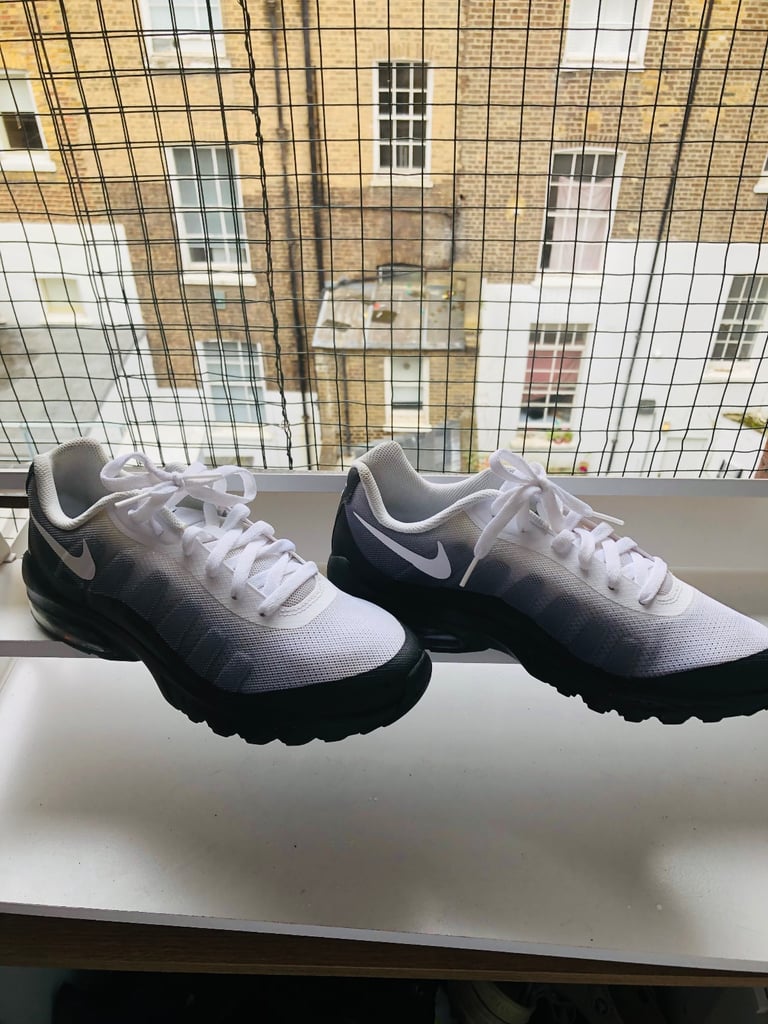 Nike Air Max Invigor Trainers size 8 Men’s – £40 (Negotiable)