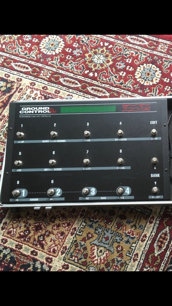 Voodoo Lab Ground Control Pro MIDI Pedalboard 