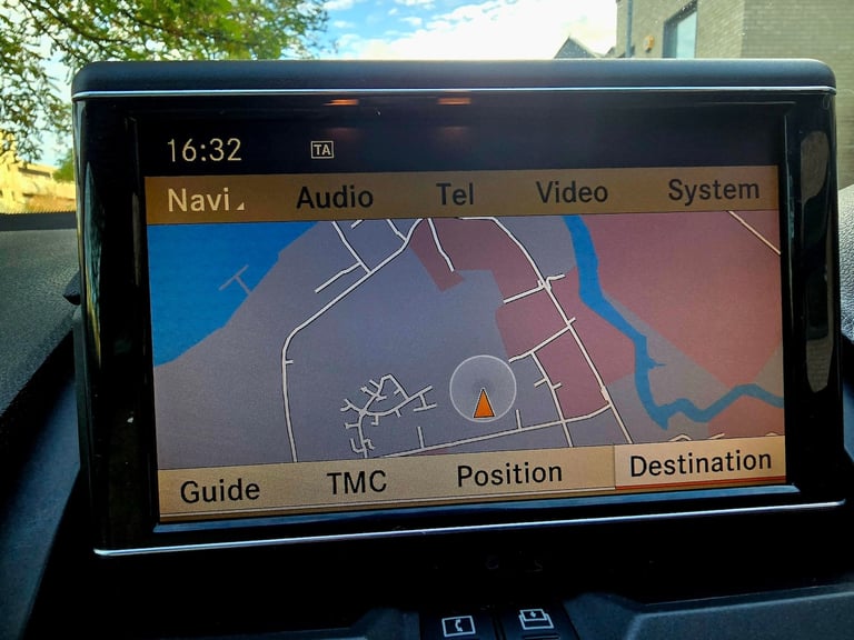 2010 Mercedes-Benz C Class C180 CGI BlueEFFICIENCY Executive LEATHER 90DAYS WARRANTY AUTO SALOON ...