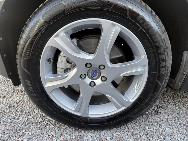 VOLVO XC60 2.0 D3 SE Lux 2010