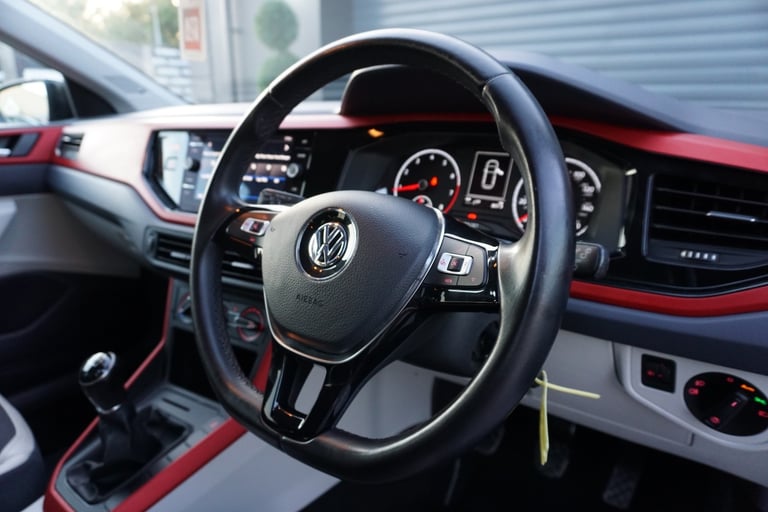 2019 Volkswagen Polo 1.0 EVO Beats  *STUNNING COLOUR COMBINATION FSH IMMACULATE* HATCHBACK Petrol...