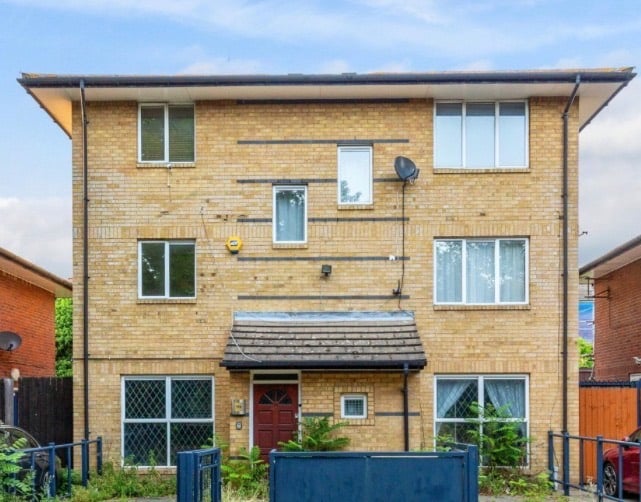 5-6Bedroom Detached House – Beckton, E6