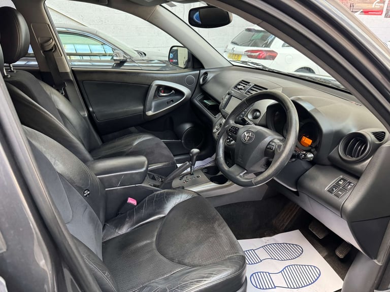 2011 Toyota RAV4 2.2 RAV4 SR D-Cat Auto 4WD 5dr SUV Diesel Automatic