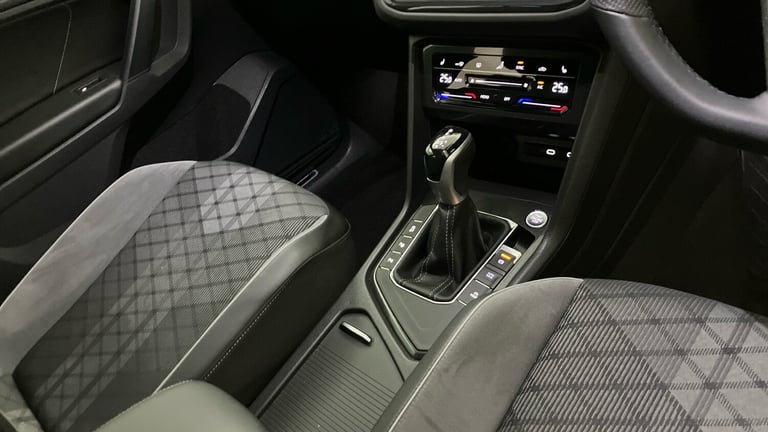 2022 Volkswagen Tiguan 2.0 TDI R-Line 5dr DSG Diesel Estate Estate Diesel Automatic