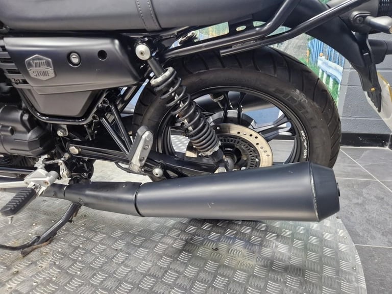 MOTO GUZZI V7 III STONE NIGHT PACK