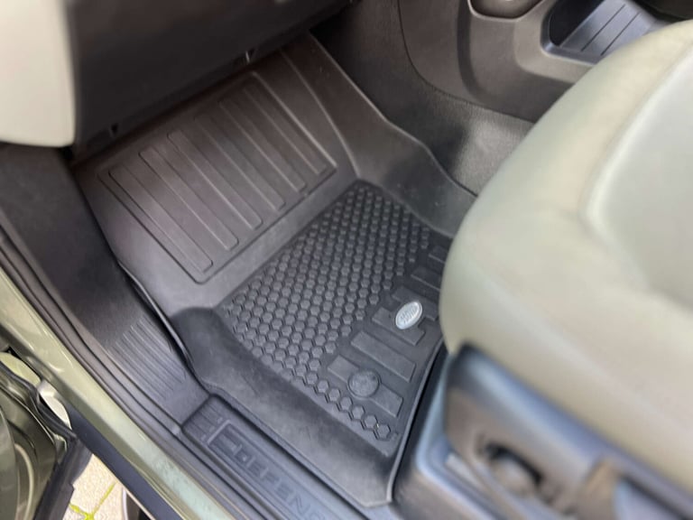 2020 Land Rover Defender 110 2.0 SD4 S SUV + BODYKIT + 22 ALLOYS + 5dr Diesel Auto 4WD Euro 6 (s/...