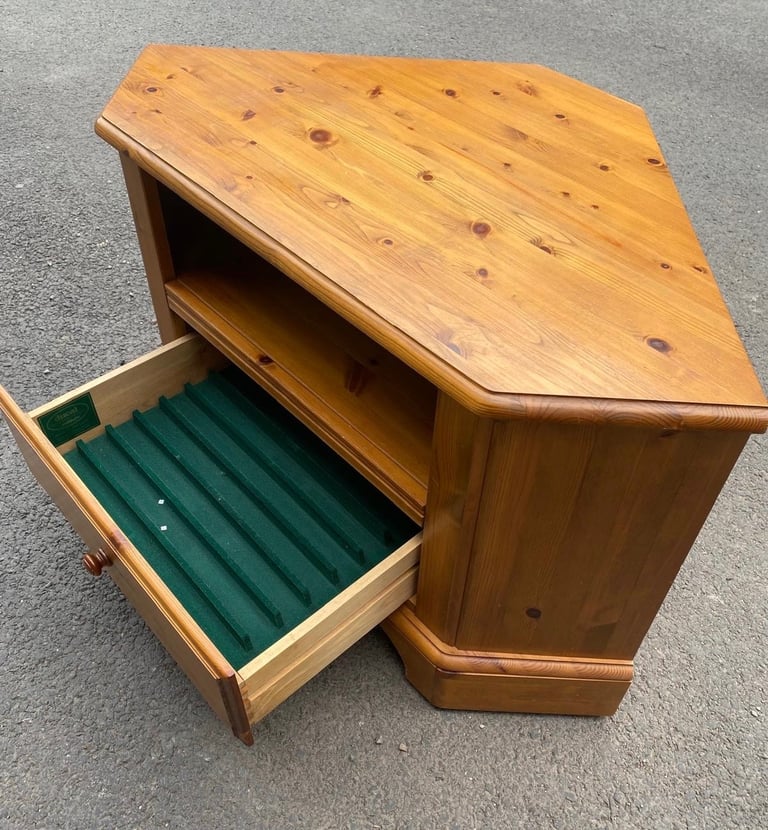 Ducal Pine Corner TV Stand 