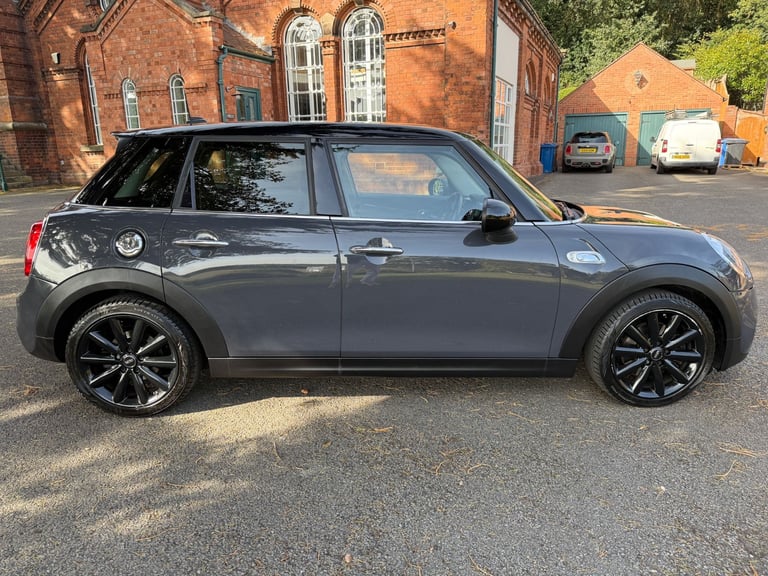 Mini, HATCHBACK, Hatchback, 2015, Manual, 1998 (cc), 5 doors. ULEZ compliant. Low mileage 