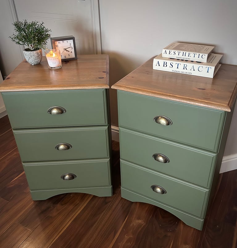 Pair of Painted Bedside Cabinets / Tables
