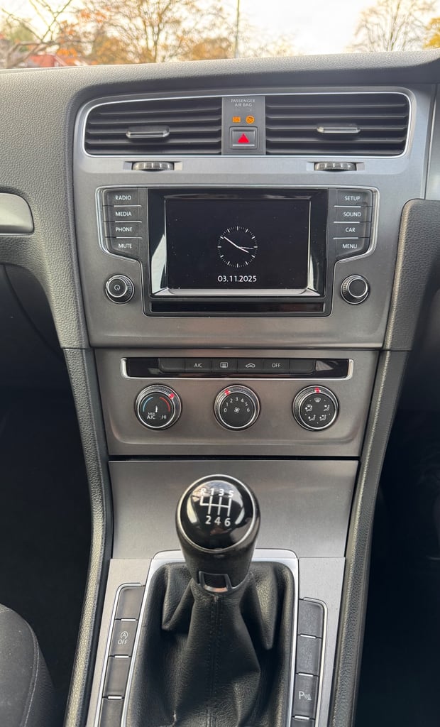 Volkswagen, GOLF, Hatchback, 2014, Manual, 1598 (cc), 5 doors