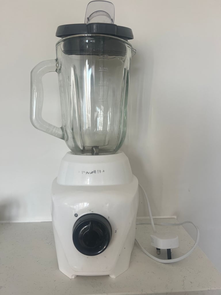 RUSSELL HOBBS BLENDER