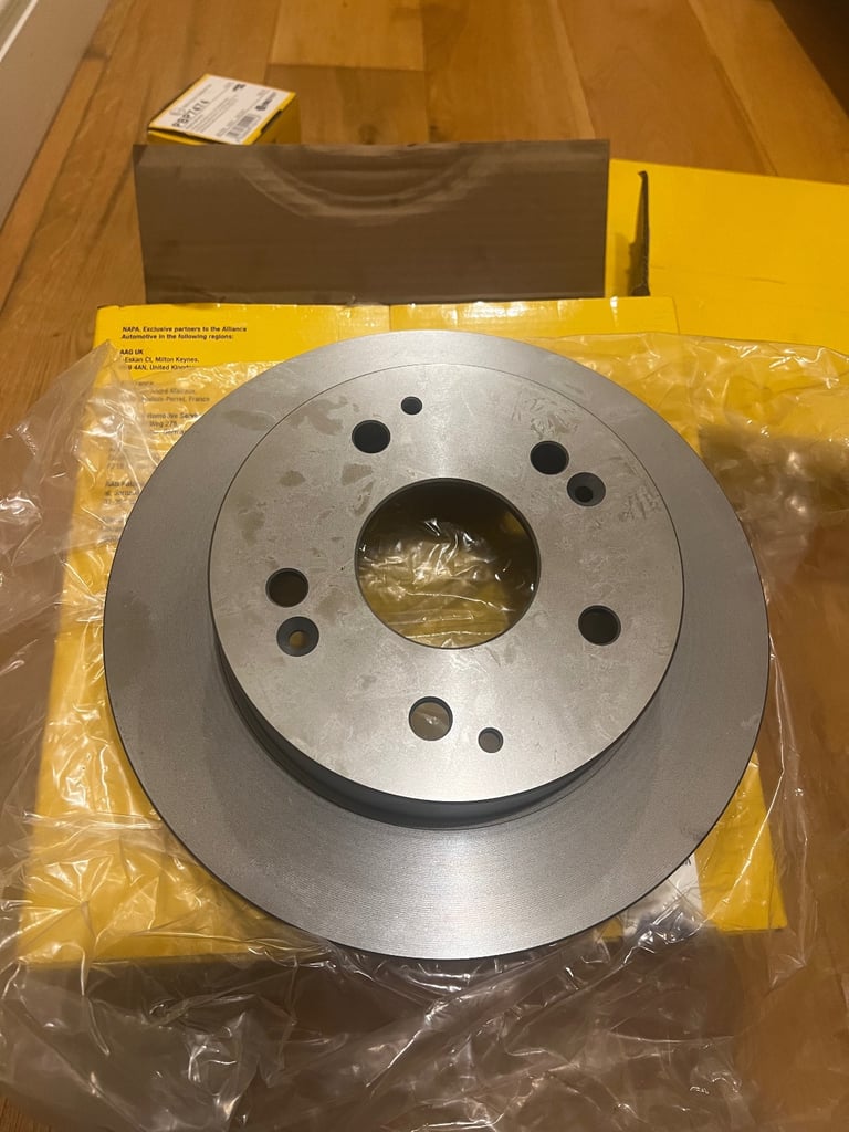Honda mk7 rear discs & pads  5 stud 