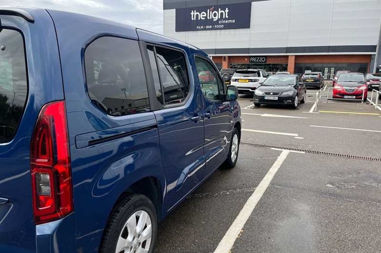 2022 Vauxhall Combo Life 1.5 Turbo D SE 5dr MPV DIESEL Manual