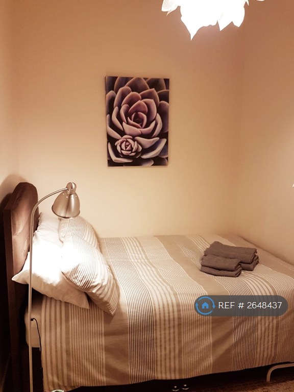 2 bedroom flat in Halmyre Street, Edinburgh, EH6 (2 bed) (#2648437)