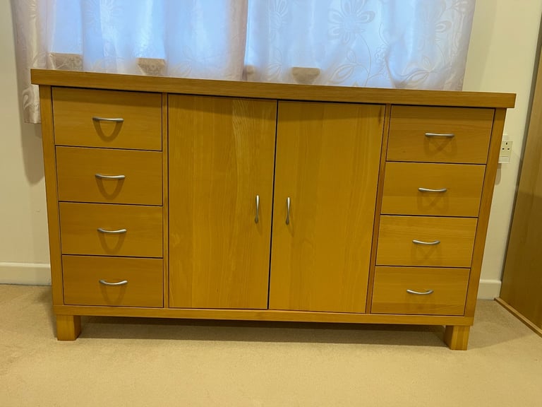 chest of drawers 