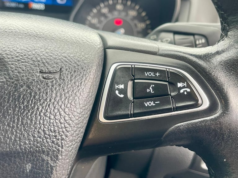 Ford Focus 1.6 Ti-VCT 125 TITANIUM POWERSHIFT AUTO