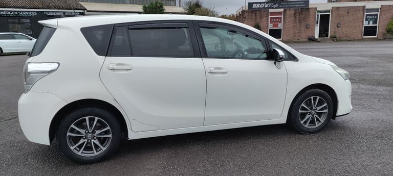 Automatic Toyota, VERSO, MPV, 2014, 1798 (cc)