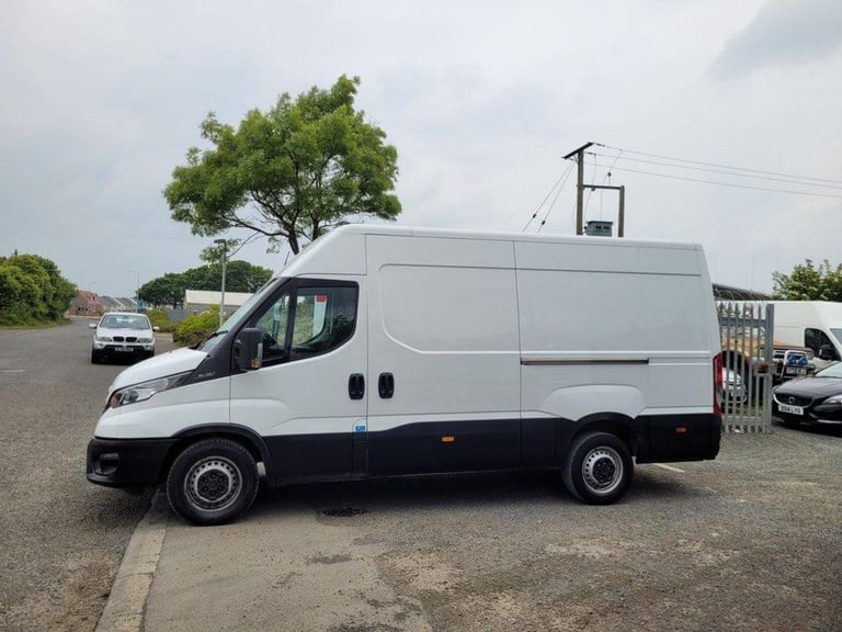2023 ON 23 PLATE IVECO DAILY 35 S14B MWB 2300CC 135BHP DIESEL VAN 30K ULEZ FREE 