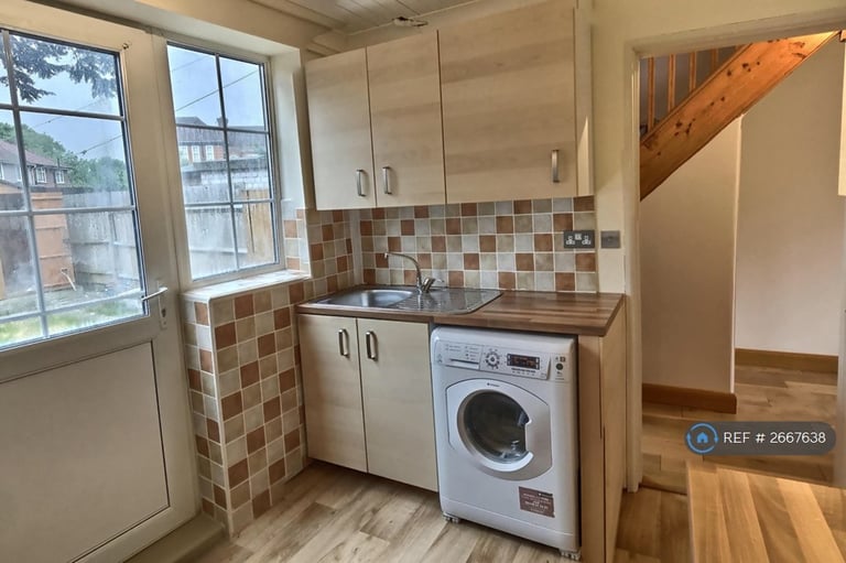 2 bedroom house in Furness Road, Morden, SM4 (2 bed) (#2667638)
