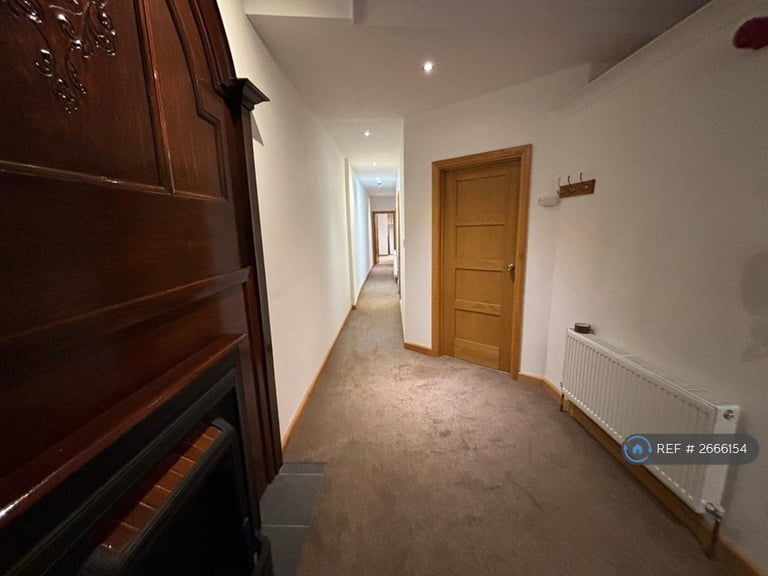 3 bedroom flat in College Green, Bristol, BS1 (3 bed) (#2666154)