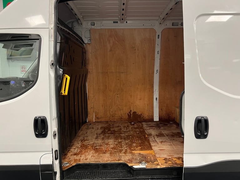 2023 Iveco Daily 35S14 3520WB 2.3 HPI DIESEL 136PS MWB MEDIUM HIGH ROOF VAN (EURO 6) PANEL VAN Di...