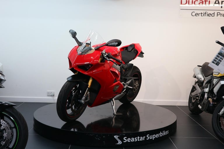 DUCATI PANIGALE V4 S - 2019 - 6300 MILES