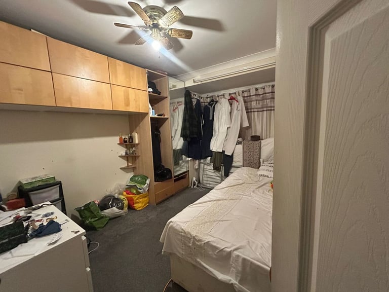 Lovely Double Room to rent. Greenford. Student/Working professional. £850pm including bills.UB6 8SD