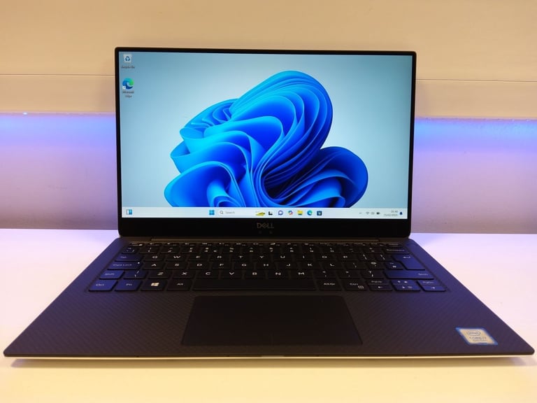 **DELL XPS 13 9380 - INTEL I7 8565U - 1TB SSD 16GB RAM - WINDOWS 11 - NEW BATTERY**