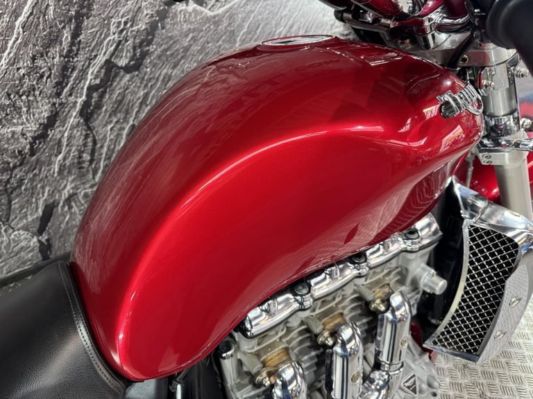 TRIUMPH ROCKET III 3 2004