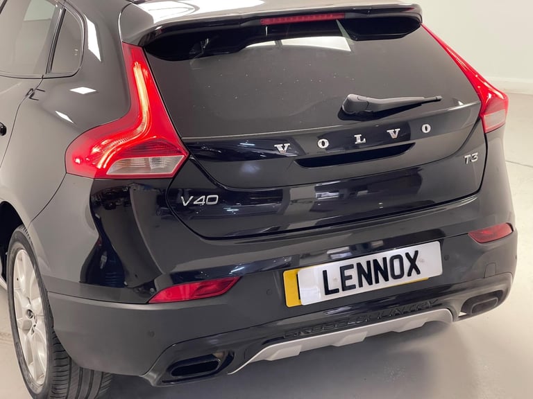 2017 Volvo V40 Cross Country 1.5 T3 Pro Auto Euro 6 (s/s) 5dr HATCHBACK Petrol Automatic