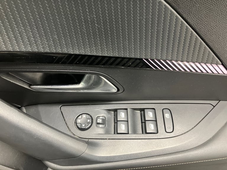 2024 Peugeot 2008 1.2 PureTech Allure 5dr Estate PETROL Manual