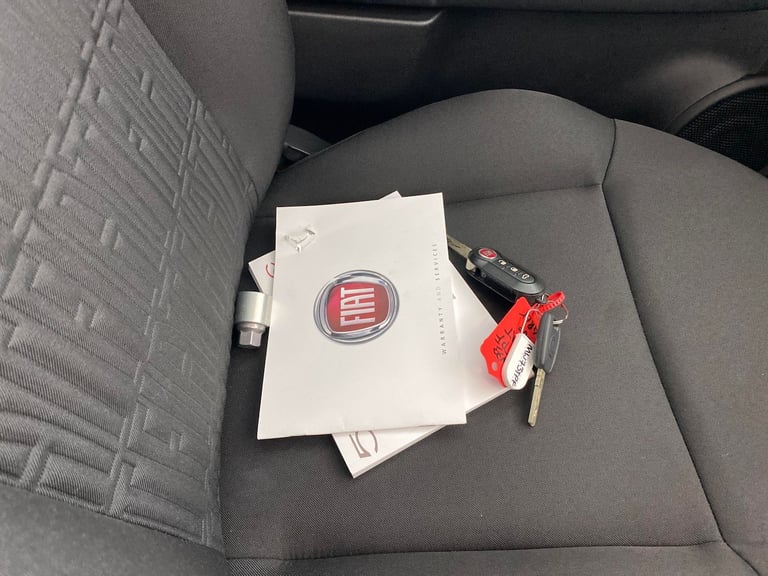 2023 Fiat 500 1.0 MHEV Hatchback 3dr Petrol Manual Euro 6 (s/s) (70 bhp) - AIR CON - DAB  Hatchba...