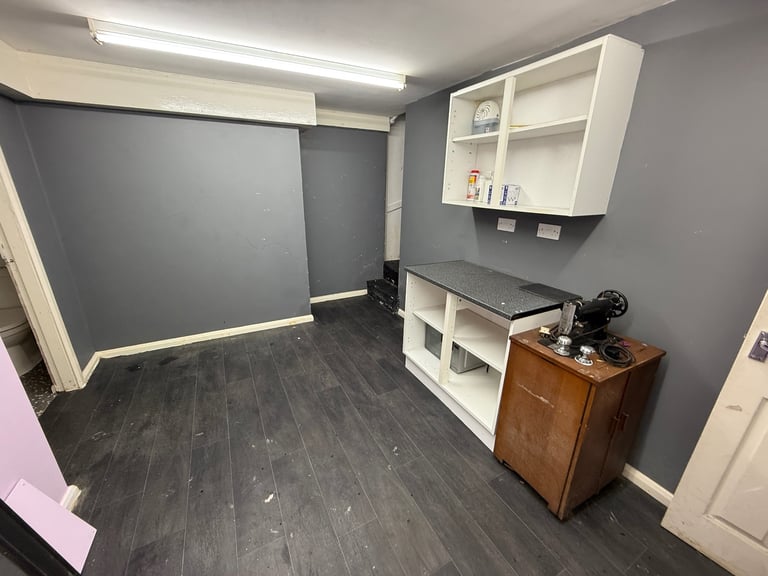 SHOP TO RENT IN HALIFAX HX1 1XQ