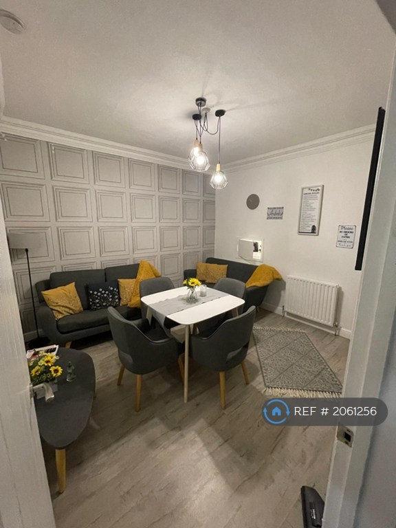 4 bedroom house in Chester Road, London, N9 (4 bed) (#2061256)