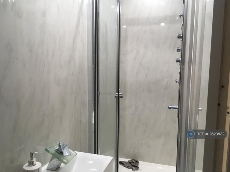3 bedroom house in Wood Lane, Dagenham, RM8 (3 bed) (#2623832)