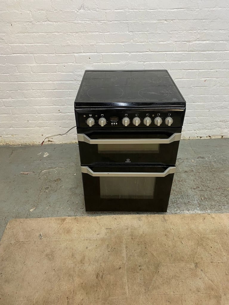 Beautiful Indesit Black 60CM Ceramic Electric Cooker With O