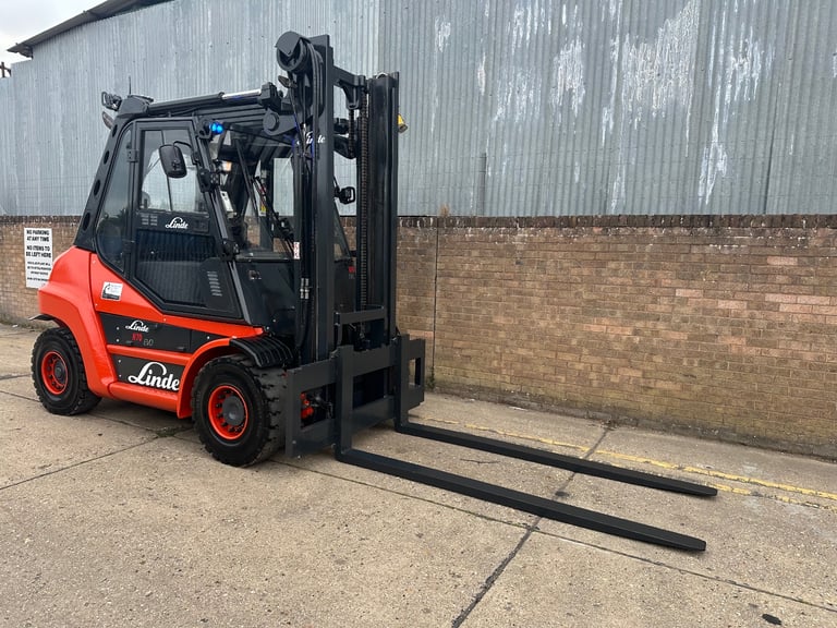 2016 Linde H70D-03 diesel forklift, full cab, new tyres 