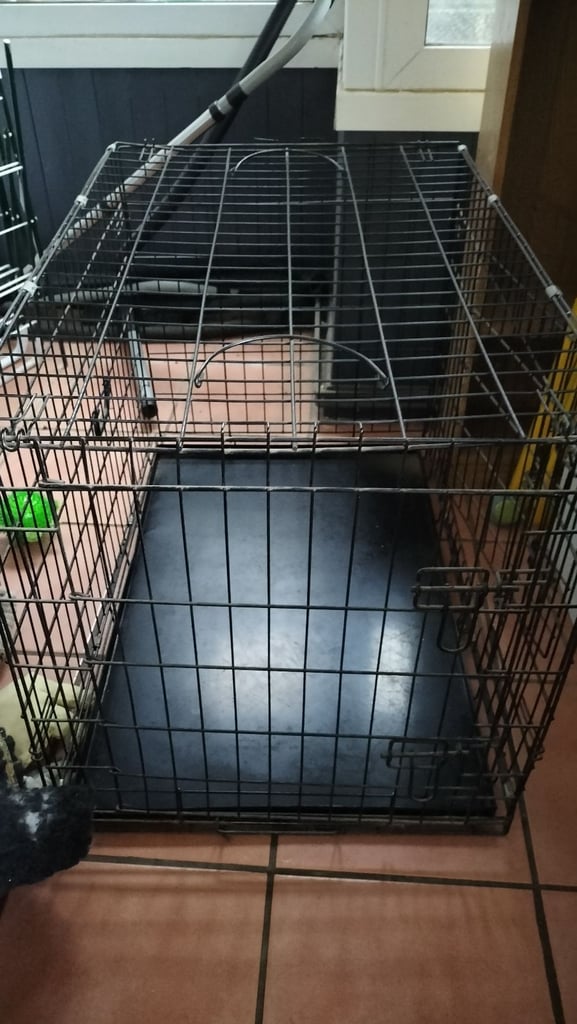 Dog cage with or without mattress liner
