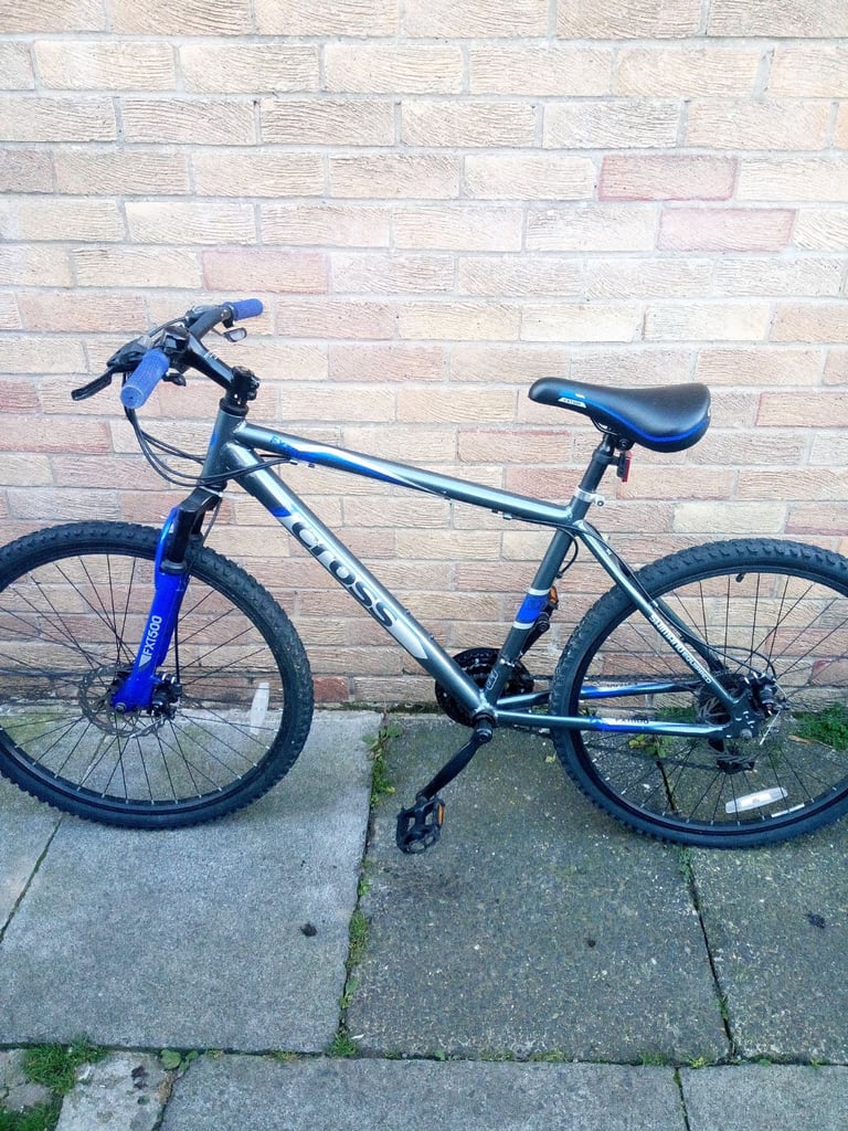 New like condition cross mountain bike 